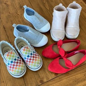 Girls size toddler 8 and 9 shoes/boots